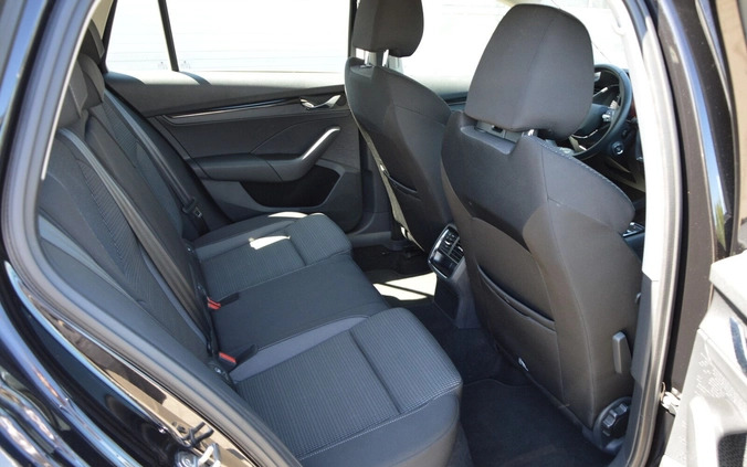 Skoda Octavia cena 109900 przebieg: 75411, rok produkcji 2021 z Dęblin małe 436